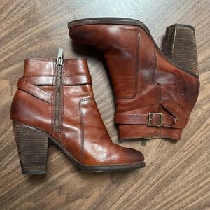Frye Patty Cognac Leather Heeled Ankle Boots 8.5 wide